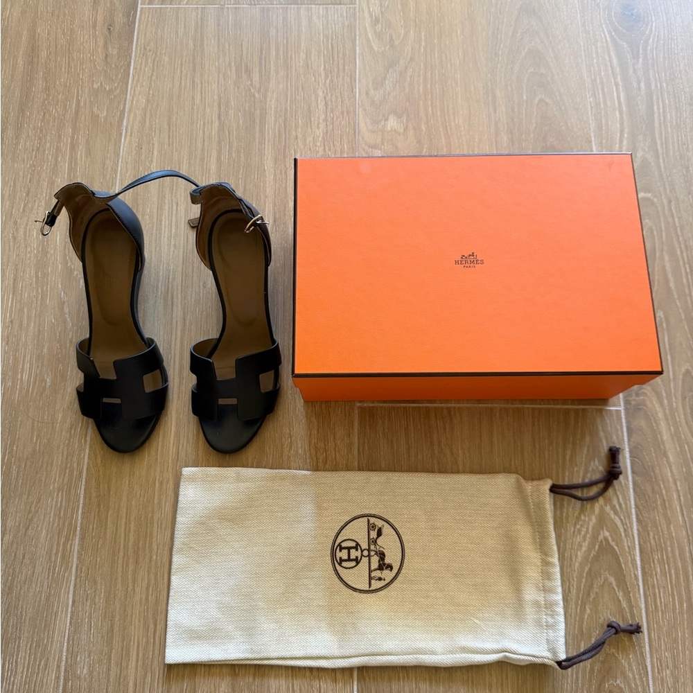 Hermès Legend Noir Sandals Leather H-Cut Ankle Strap Sandals